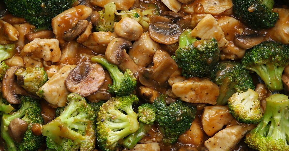 Pollo con broccoli con salsa