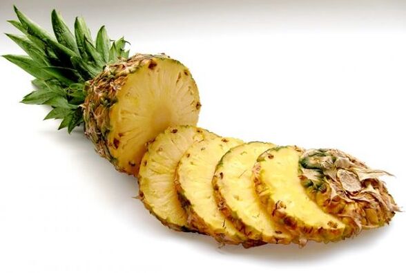 L’ananas è un alimento che aiuta a perdere peso. 